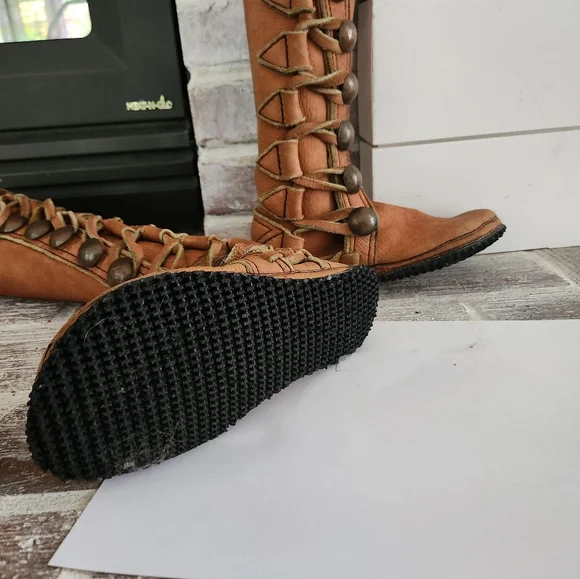 Genuine Leather Moccasin Boots with wool inserts on footbed - Picture 3 of 14